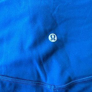 Blue lululemon pant-23 inch with pockets. Originally 118 dollars. Fab condition